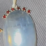 Mother of Pearl & Garnets Pendant
